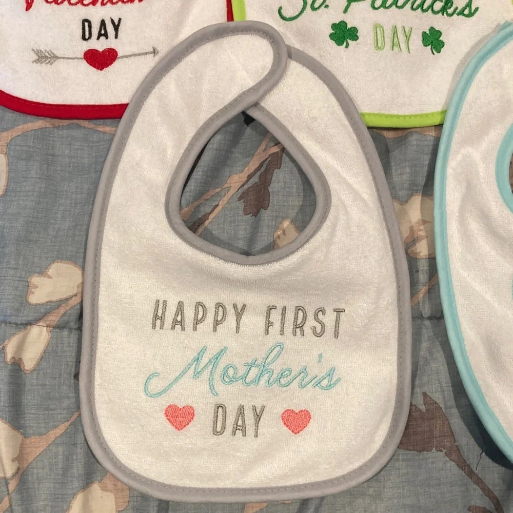 NWOT baby first holiday bibs (5)